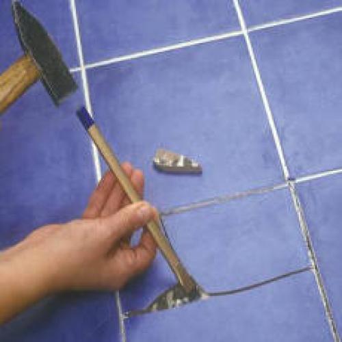 Чем приклеить отвалившуюся плитку на полу. Отошла плитка на полу –, что делать