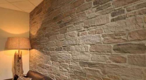 Чем приклеить гипсовую плитку к дереву. Клей для гипсовой плитки – разновидности и рекомендации по выбору, правила применения