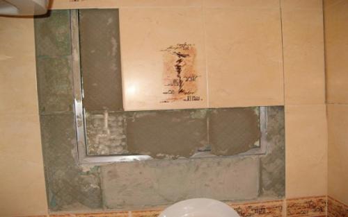 Как клеить плитку на стену в ванной. Очистка