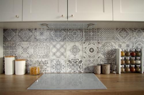 Что можно положить поверх плитки. Чем покрыть плитку на кухне — новое на старое