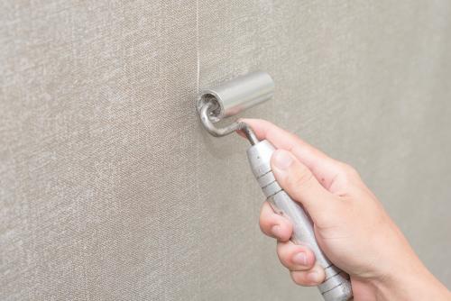 Как клеить обои на жидкие гвозди. Где можно применять жидкие гвозди 04