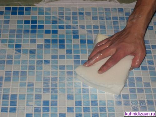 Как правильно клеить мозаичную плитку. Инструкция — правильно клеим мозаику на сетке в ванной 07 Как правильно клеить мозаичную плитку. Инструкция — правильно клеим мозаику на сетке в ванной 07