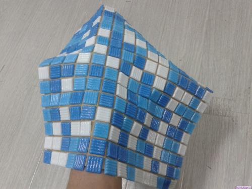 Как правильно клеить мозаичную плитку. Инструкция — правильно клеим мозаику на сетке в ванной 04 Как правильно клеить мозаичную плитку. Инструкция — правильно клеим мозаику на сетке в ванной 04