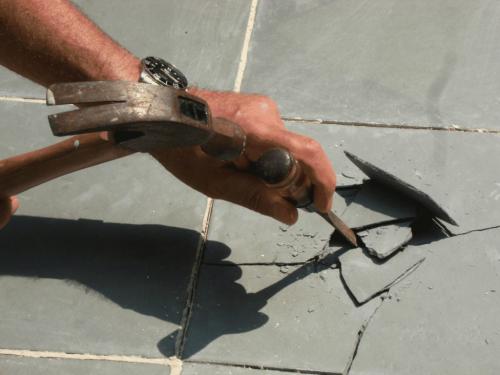 Можно ли класть плитку на плитку на стене. Анализ возможности поклейки плитки на старый кафель, противопоказания к данному методу укладки и инструкции