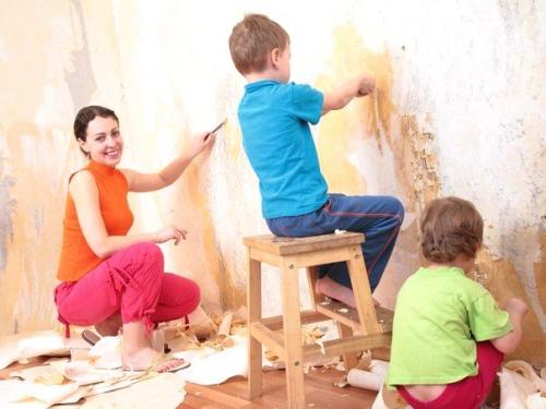 Поклейка новых обоев не снимая старые. Почему не стоит отдирать бумажные обои перед поклейкой новых