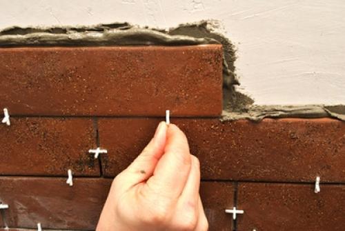 Клей на плитку или на стену. Рекомендации по укладке плитки