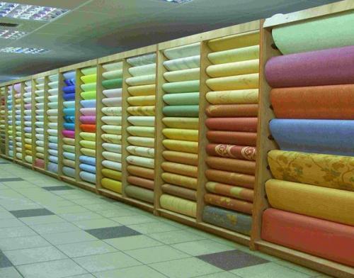 Как поклеить бумажные обои одному. Клеим бумажные обои правильно — советы настоящего профессионала