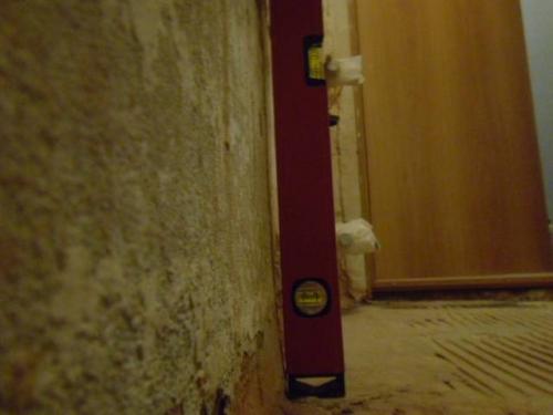 Как положить первый ряд плитки на стену. Укладка первого ряда