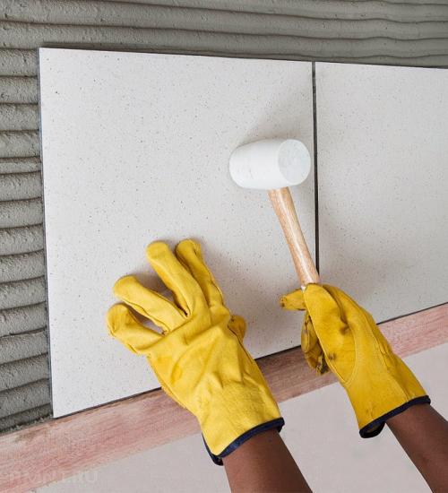 Как правильно клеить плитку на стену и пол. Нюансы приклеивания мозайки 10