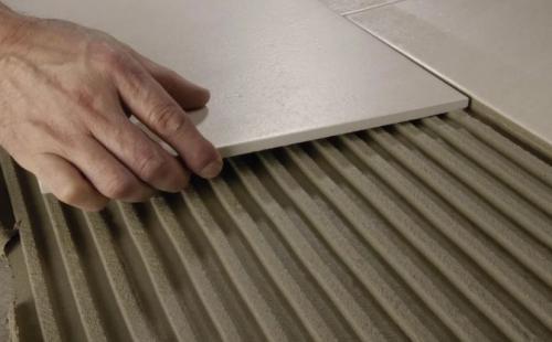 Толщина плиточного клея для керамогранита. Толщина клея для керамогранита: правильный расчёт