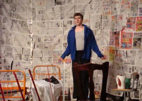 Как клеить обои на обои. Когда возникает вопрос?