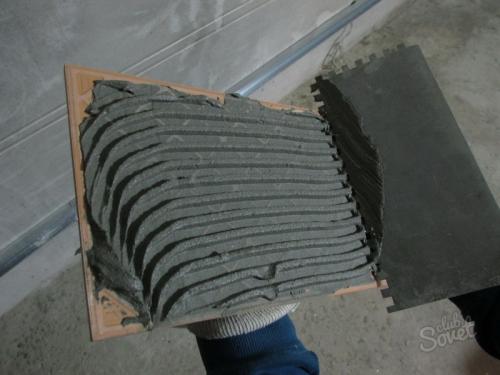 Как клей наносить на плитку. Как наносить клей на плитку 05