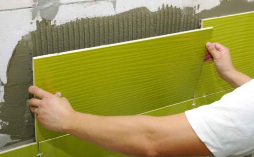 Укладка плитки на стену. Укладка плитки на стены: поэтапное руководство по подготовке стен и описанием, как научиться класть плитку (80 фото)