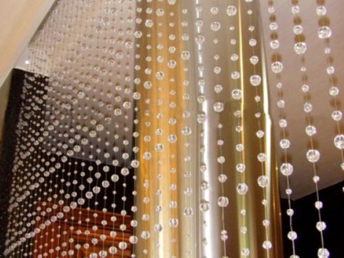 Пластиковые шторы на дверной проем. Декорирование проема шторами на дверь