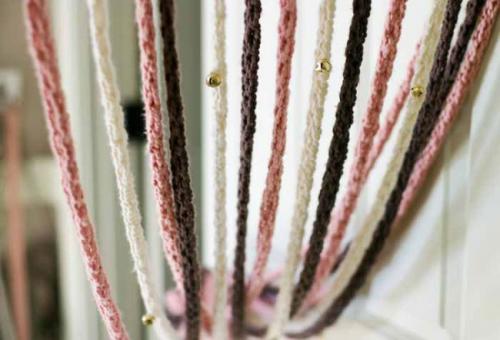 Шторы на дверной проем своими руками. Виды декоративных занавесок