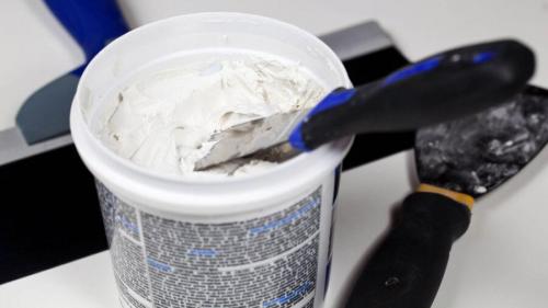 Подготовка стен под обои в хрущевке. Подготовка стен к поклейке обоев: подробная инструкция с фото и описанием всех этапов