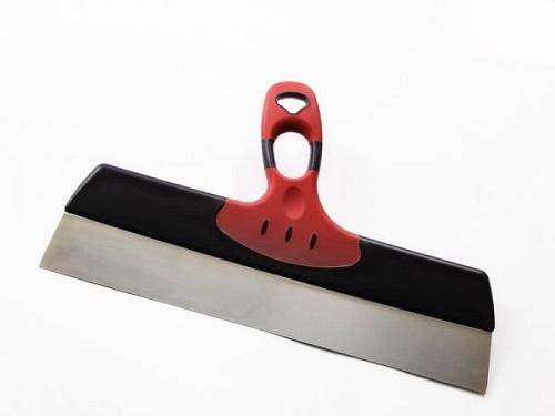 Нужно ли шпаклевать стены под обои. Шпаклевка стен под обои