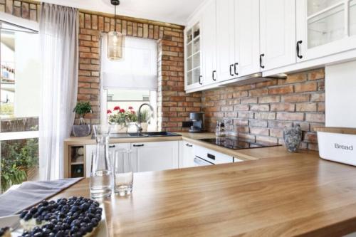 Отделка стен по старой плитке. Что положить на старую плитку на кухне? Отделка гипсокартоном