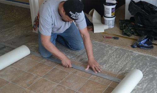 Как приклеить обои на керамическую плитку. Можно ли клеить обои на плитку? Как клеить обои на керамическую плитку? 17 Как приклеить обои на керамическую плитку. Можно ли клеить обои на плитку? Как клеить обои на керамическую плитку? 17