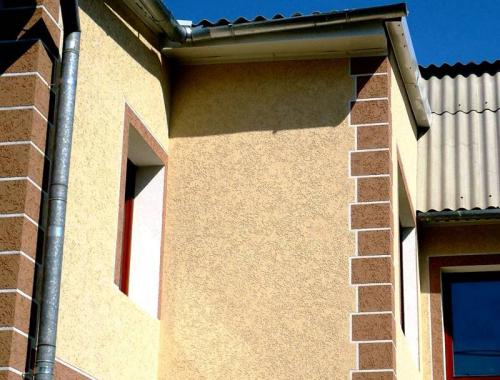 Нанесение декоративной штукатурки короед валиком. Область применения штукатурки короед