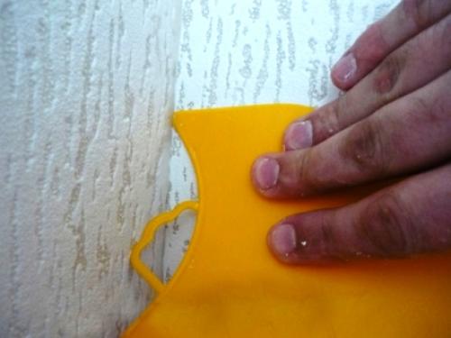 Как клеить гладкие флизелиновые обои под покраску.   Как начать клеить обои под покраску на флизелиновой основе