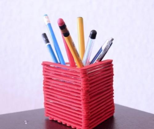 Что можно сделать из палочек от мороженого без клея. Поделки из палочек от мороженого для детей. Фото, мастер-классы, схемы