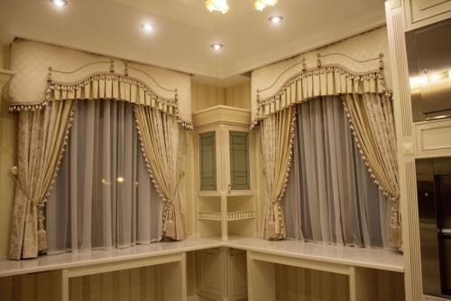 Декоративные шторы своими руками. Лучшие идеи декора штор своими руками – стильные идеи украшения штор. 125 фото и видео-инструкции по оформлению