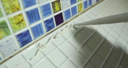 На что клеить панели ПВХ мозаика. Листовые панели (Мозаика ПВХ): инструкция по наклеиванию