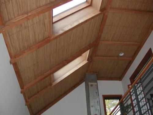 Потолок из бамбука. Декоративные панели из бамбука на потолок