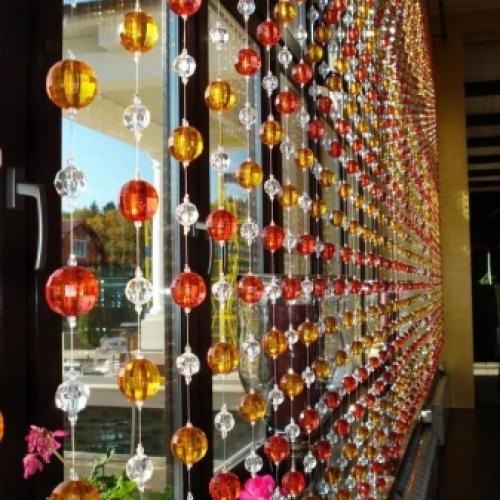 Декоративные межкомнатные шторы из бусин. Особенности 02