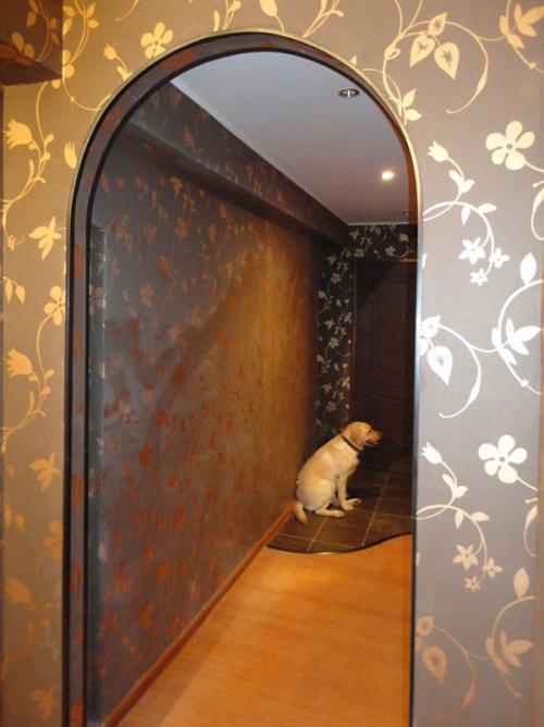 Как наклеить пластиковые уголки на арку. Монтаж декоративных уголков 03