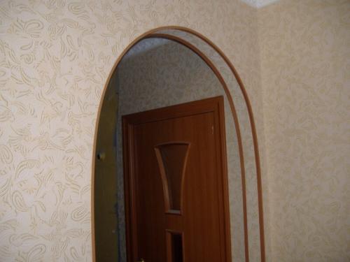 Как приклеить гибкий уголок. Монтаж декоративных уголков