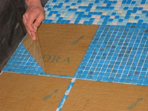 Как клеить мозаику на стол. Сборка