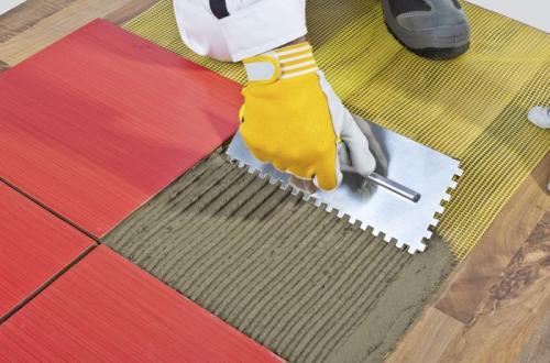 Эластичный клей для плитки. Эластичный плиточный клей — свойства и особенности