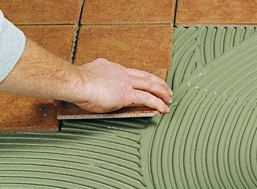 Эластичный клей для плитки. Эластичный плиточный клей — свойства и особенности