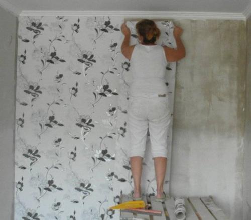 Как клеить бумажные обои встык или внахлест. Описание метода встык