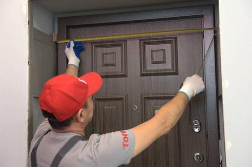 На что приклеить пластиковые откосы на окна. Особенности 28