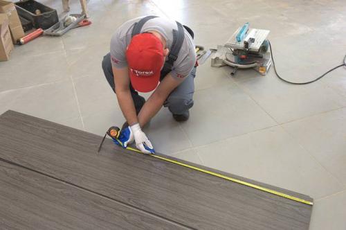 На что приклеить пластиковые откосы на окна. Особенности 29