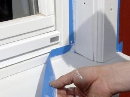 На что приклеить пластиковые откосы на окна. Особенности 03