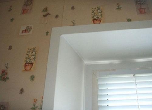 На что приклеить пластиковые откосы на окна. Особенности 04