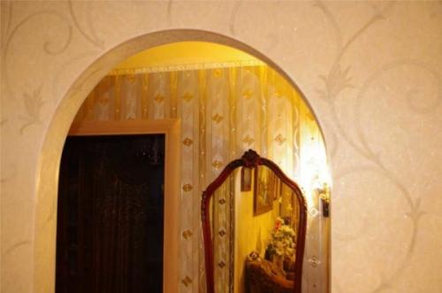 Как приклеить пластиковый уголок на обои. Виды защитных уголков: из каких материалов