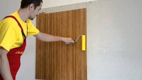 Поклейка бамбуковых обоев