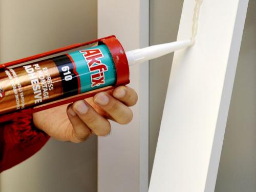 Чем прикрепить раскладку к виниловым обоям. Крючок для крепления картин система «Крепс» 14