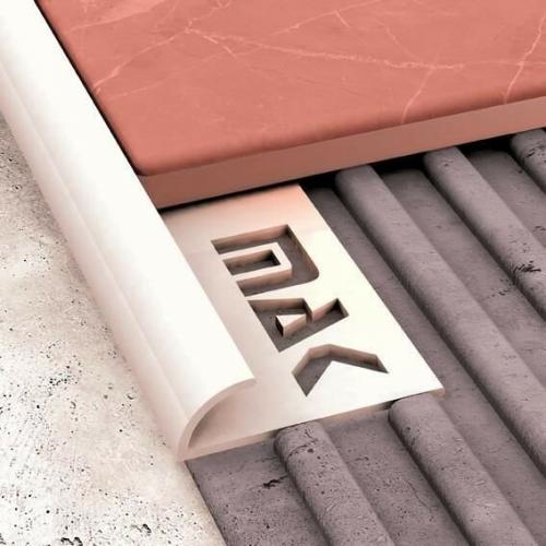 Как приклеить пластиковый уголок на угол стены. Виды клея для пластиковых уголков 09