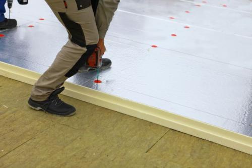 Чем приклеить пластиковый уголок к дсп. Чем приклеить пластиковый уголок к обоям