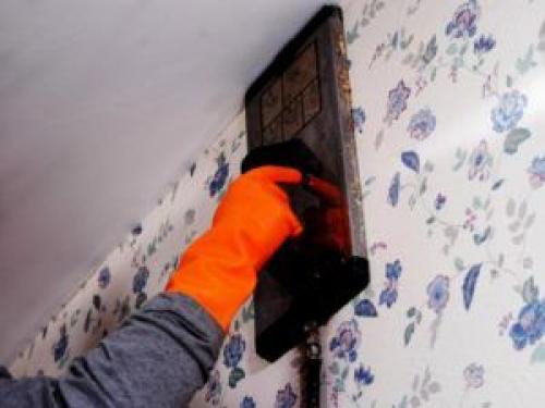 Как поклеить обои на старые стены. Процесс поклейки обоев