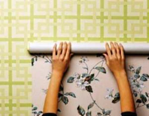 Можно ли клеить флизелиновые обои друг на друга. Можно ли клеить обои на обои?