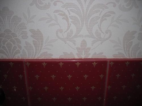 Стык плитки и обоев на внешнем углу. Как красиво оформить стык плитки и обоев