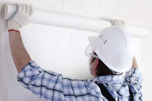 Как правильно наносить клей на обои. Куда наносить обойный клей: на стену или на полотно обоев