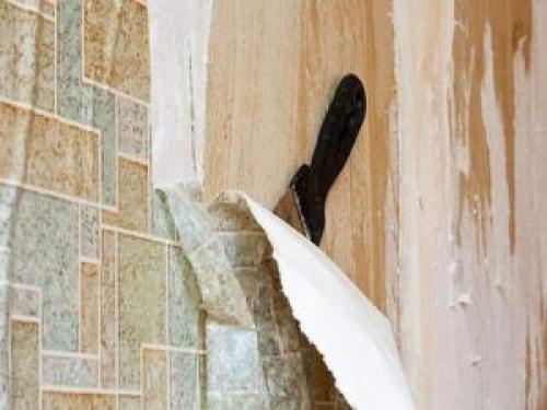 Как клеить обои на стену. Подготовка стен к оклеиванию